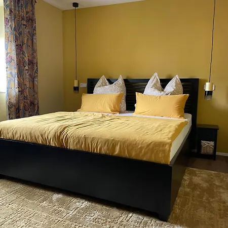 Mit Garten Und Terrassen דירה