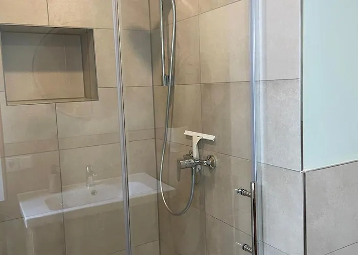 Mit Garten Und Terrassen Appartement